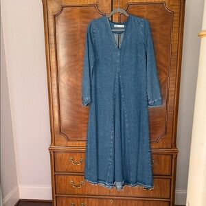 Zara Blue Denim Long Sleeve Dress Size Medium Boho Flowy Gorgeous